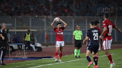 جماهير الأهلي تهتف ضد لاعبي بيراميدز (فيديو)