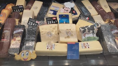 أسعار الجبن واللانشون في الهايبرات (صور)