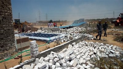 إزالة 21 حالة تعد على أراضي أملاك الدولة بمدينة الإسماعيلية (صور)