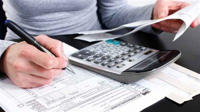 تعرف على زيادة ضريبة الدخل العام الجاري، والموظفين المعفيين منها 