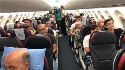 مصر للطيران تسير سلسلة رحلات خاصة من إيطاليا والجزائر لنقل السائحين لشرم الشيخ (صور)