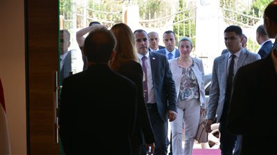 مستشار مدبولي وعدد من الوزراء يصلون مقر الأكاديمية الوطنية للتدريب (صور)