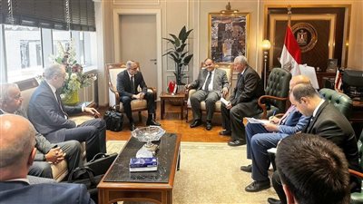 أحمد سمير يبحث مع نائب وزير الصناعة البيلاروسي التصنيع المشترك لعدد من المنتجات