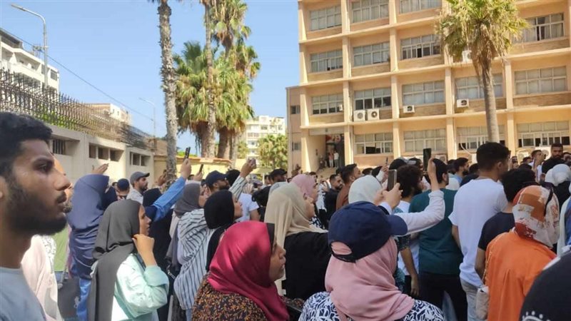 مظاهرة لمئات الطلاب