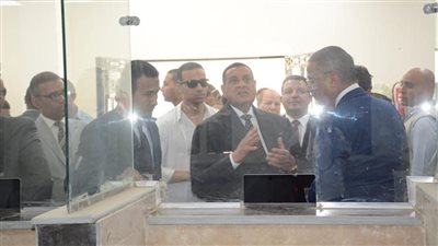 وزير التنمية المحلية ومحافظ الفيوم يتفقدان مشروعات حياة كريمة بقرية كحك بحري