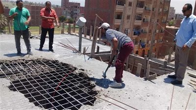 إزالة مخالفات بناء والتحفظ على المعدات بمدينة بدر