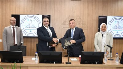 توقيع اتفاقية تعاون بين جامعة عين شمس وشركة ESRI شمال أفريقيا 