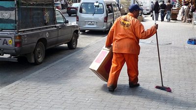 مديرية عمل الجيزة تستجيب لشكوى عامل بتسوية ودية للحصول على مستحقاته 