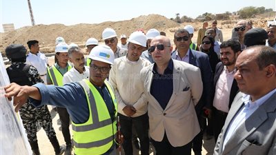 محافظ بني سويف يتفقد مشروعات الصرف الصحي والصناعي بالواسطى