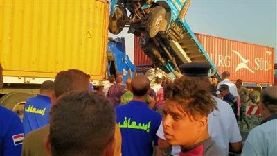 الإسعاف تكشف تفاصيل أخطر 3 ساعات لإنقاذ مصاب محاصر داخل حطام ميكروباص 