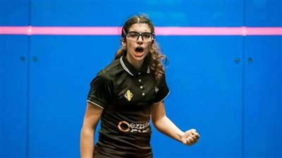 والدة أمينة عرفي: اتحاد الإسكواش يواصل تعنته ضد اللاعبة في بطولة العالم