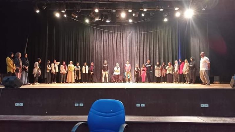 إبدأ حلمك على مسرح