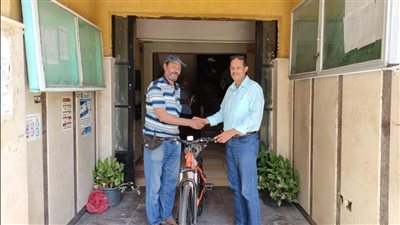 رياضة الأقصر تسلم دراجات هوائية لأسر الشهداء ضمن مبادرة 