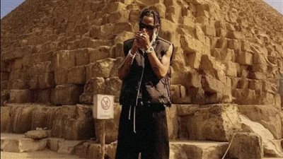 خالد تاج يثير الجدل عن وصول سكوت إلى مصر، والشاعر لـ