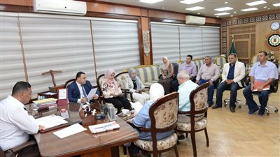 محافظ الدقهلية يترأس لجنة القيادات لاختبار وإجراء المقابلات للمتقدمين لشغل وظائف