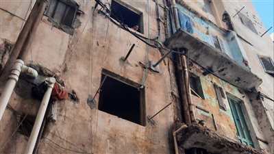 النيابة تعاين عقار اللبان المنهار بالإسكندرية