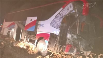 إصابة 7 أشخاص في حادث تصادم أتوبيس بجمل على محور الضبعة (صور)