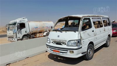 إصابة 4 أشخاص في حادث انقلاب ميكروباص بطريق الإسكندرية مطروح (صور)