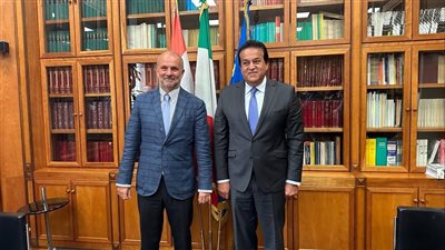 وزير الصحة يبحث مع نظيره الإيطالي سبل تعزيز التعاون المشترك بين البلدين