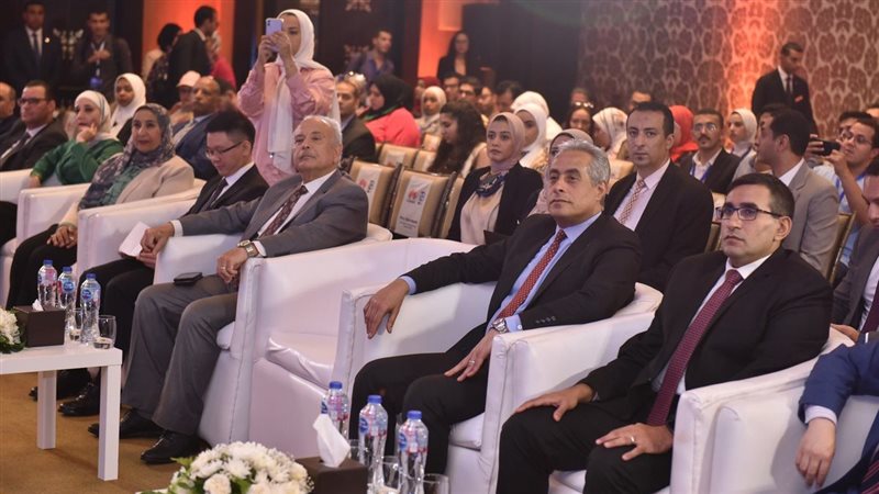 حسن شحاتة وزير العمل
