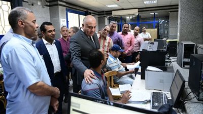 محافظ قنا يتابع الموقف التنفيذى لأعمال المرافق بمدينة الأمل