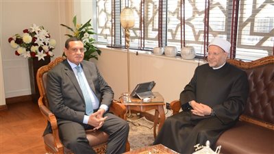 وزير التنمية المحلية يستقبل مفتي الجمهورية بمقر الوزارة بالعاصمة الإدارية الجديدة