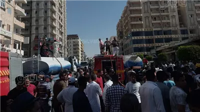 إخماد حريق نشب داخل مول في فيصل