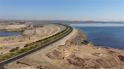 عباس شراقي يكشف الأضرار التي لحقت بالمصريين جراء تخزين المياه بسد النهضة