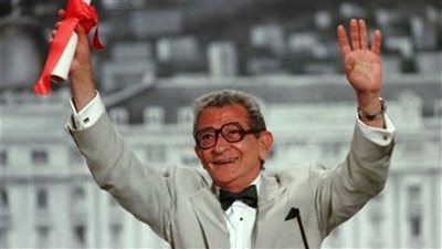 ذكرى يوسف شاهين.. سر الأفلام الغامضة وقصة أعماله الممنوعة من العرض وحكايته مع التمثيل 