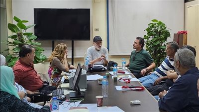 لجنة تحكيم عروض القومي للمسرح تناقش معايير اختيار الفائزين بالمهرجان (صور)