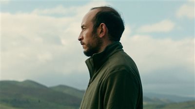 عرض عالمي أول لفيلم وراء الجبال لمحمد بن عطية في مهرجان فينيسيا السينمائي