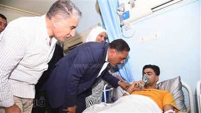 محافظ مطروح يساهم بـ 10 آلاف جنيه لتعويض متضرري حريق مول دبي (صور)