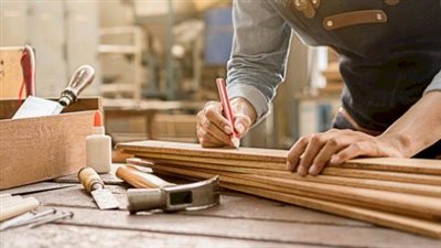 تفسير رؤيا النجار في المنام وعلاقته بالرزق والمال القادم 