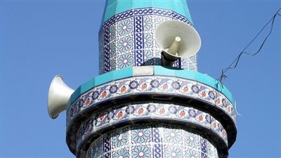 في حالة عدم تطبيق الأذان الموحد، الأوقاف تطالب بتخفيض مكبرات الصوت لمكبر واحد