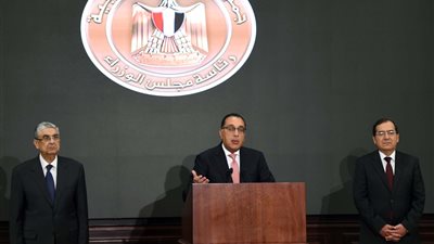 مدبولي يعلن إجراءات مواجهة مشكلة انقطاع الكهرباء.. استيراد شحنات إضافية من المازوت.. ترشيد الإنارة العامة.. العمل 