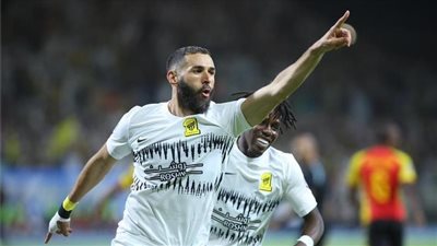 بعد انطلاقته المذهلة، بنزيما مبهور باستقبال جماهير الاتحاد وهذا وعده لهم (فيديو)