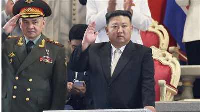 زعيم كوريا الشمالية يطالب الجيش بزيادة إنتاج الأسلحة 