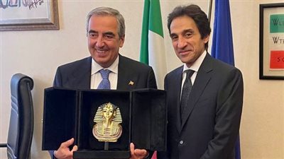 بسام راضي يبحث مع نائب رئيس مجلس الشيوخ الإيطالي العلاقات الثنائية والبرلمانية