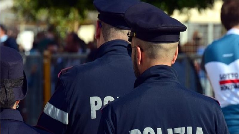الشرطة الايطالية،