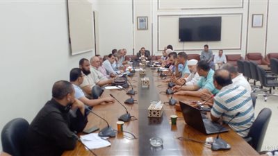 رئيس جهاز مدينة السادات يستمع لمقترحات ممثلي المناطق السكنية