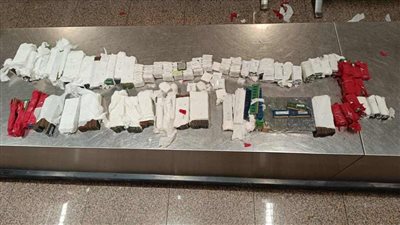 ضبط راكب حاول تهريب 699 رامات وبروسيسور كمبيوتر