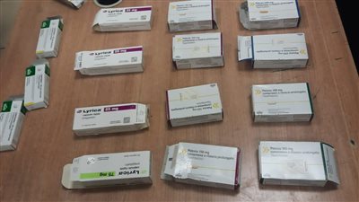 ضبط راكب بحوزته 65 شريطا لعقاقير مدرجة بجداول المخدرات بمطار القاهرة 