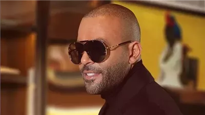 تفاصيل مفاجآت تامر عاشور للجمهور 