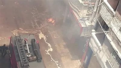 حريق يلتهم محل ألبان فى الإسكندرية (صور)