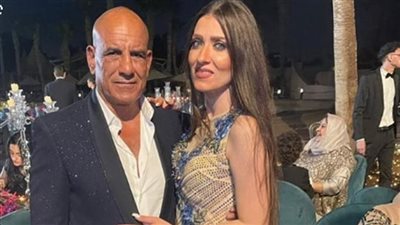 محمد لطفي يروي موقفا محرجا له مع زوجته أثناء فترة حملها