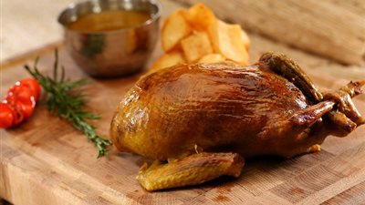 تفسير حلم أكل الحمام في المنام وعلاقته بتفريج الكرب والحصول على المال 