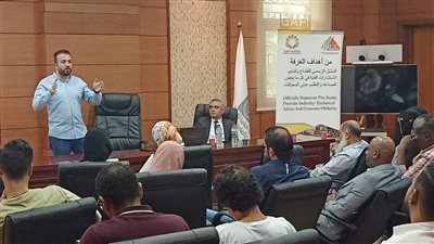 محمد عبد السلام: إطلاق برنامج لتطوير صناعة الملابس 