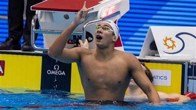 التونسي أحمد الحفناوي يحطم الأرقام القياسية في بطولة العالم للسباحة