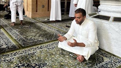 رامي صبري ينشر صوره أثناء تواجده بالمسجد النبوي 
