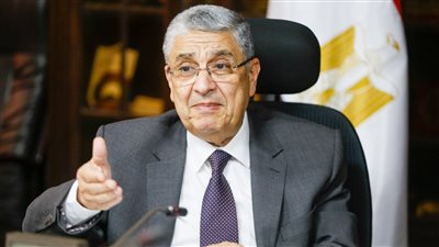 الخط الساخن لطوارئ الكهرباء يسقط فى أول امتحان.. الوزارة: زيادة الاستهلاك سبب فى الأزمة.. برلمانى: تبرير غير منطقى